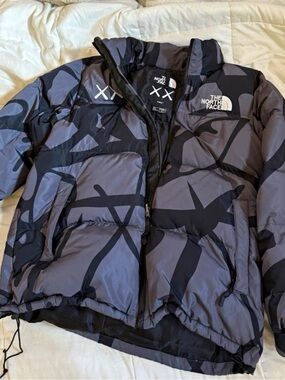The North Face x KAWS Men’s L Gray/Black Down Puffer Jacket Full Zip Pockets